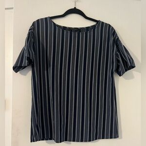 Banana Republic Striped Black and White Women's Top size S (F118)